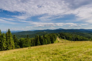 Karpat Dağları Yaremche görünümünde manzara