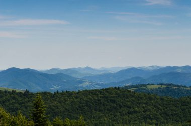 Karpat Dağları Yaremche görünümünde manzara