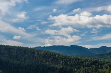Karpat Dağları Yaremche görünümünde manzara