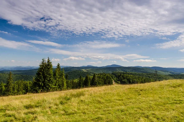 Carpathian mountains landscape view in Yaremche — Stock Photo, Image