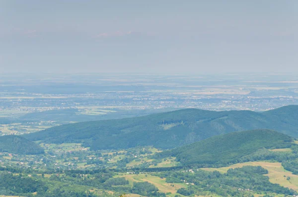 Karpat Dağları Yaremche görünümünde manzara