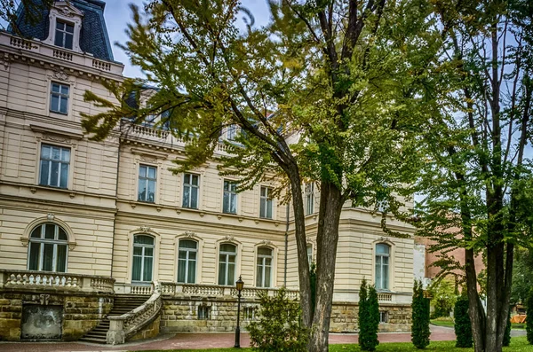 Lviv stadsbilden i den västra delen av Ukraina — Stockfoto