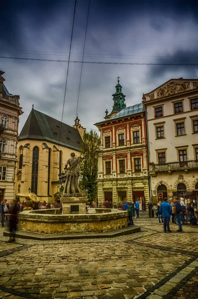 Cidade de Lviv na parte ocidental da Ucrânia — Fotografia de Stock