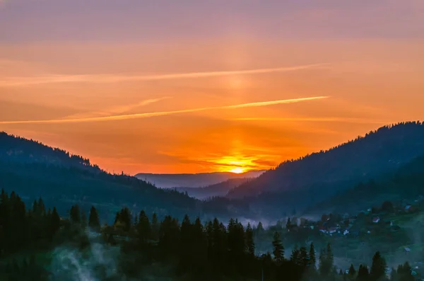 Mist morning in the Carpathian Mountains — Stock Photo, Image