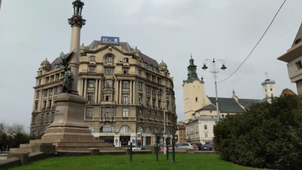 Lviv Stadtarchitektur in der Frühlingssaison — Stockvideo
