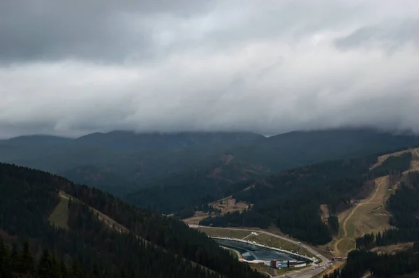 Montañas Cárpatas Paisaje Video Filmación Bajo Lluvia Con Niebla — Foto de Stock