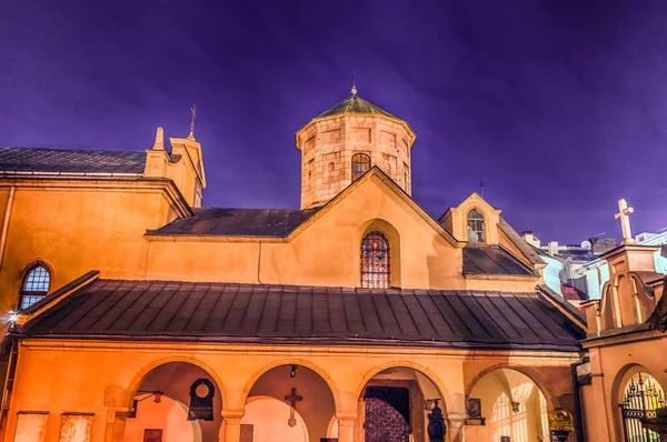 平安夜里的利沃夫古城建筑 — 图库照片