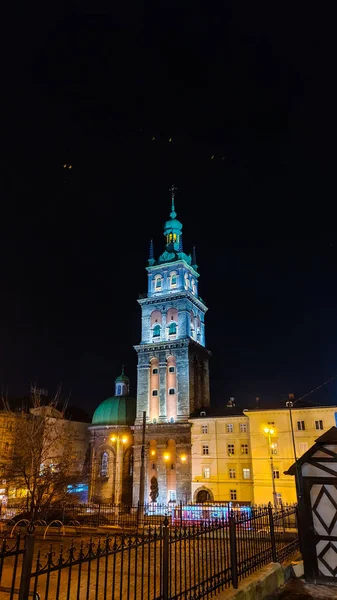 Gece Lviv Noel Eski Şehir Mimarisi — Stok fotoğraf