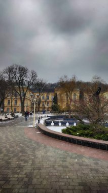 Kış mevsiminde bulutlu havası olan eski şehir mimarisi