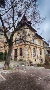 Kış mevsiminde bulutlu havası olan eski şehir mimarisi