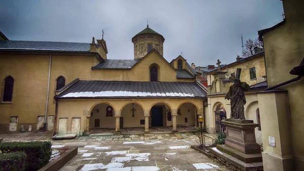 Lviv Arquitetura Cidade Velha Com Tempo Nublado Temporada Inverno — Fotografia de Stock