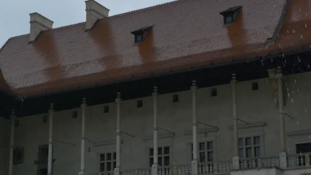 Llueve en el Castillo Medieval — Vídeo de stock