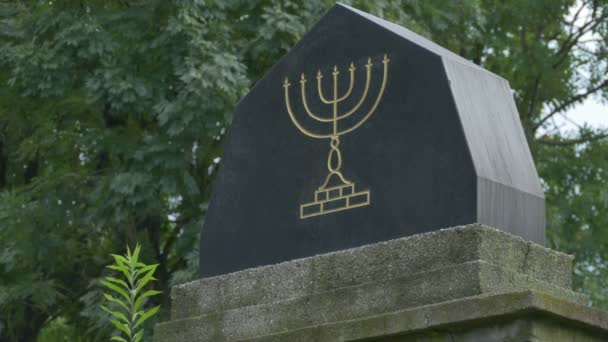 Monumento judío Menorah — Vídeo de stock