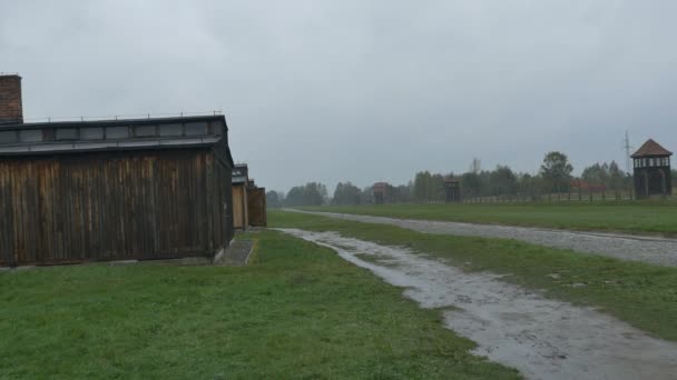 Cuartel para prisioneros en el campo nazi — Vídeo de stock