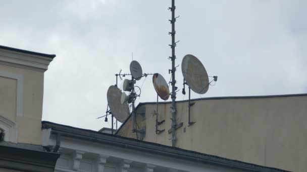 Rozsdás televízió-antennák — Stock videók