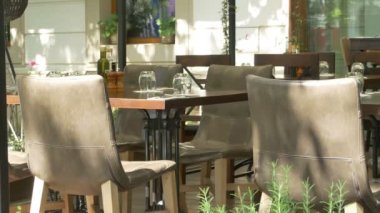 Restoran müşterileri için bekleyen tablolar