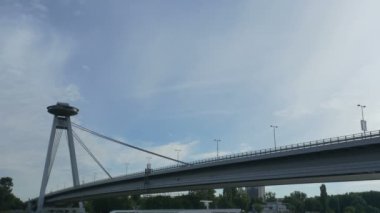 Bratislava 'daki Slovakya Ulusal Ayaklanması Köprüsü