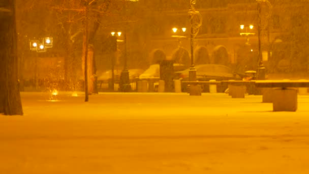 Noite nevando em Oldtown — Vídeo de Stock