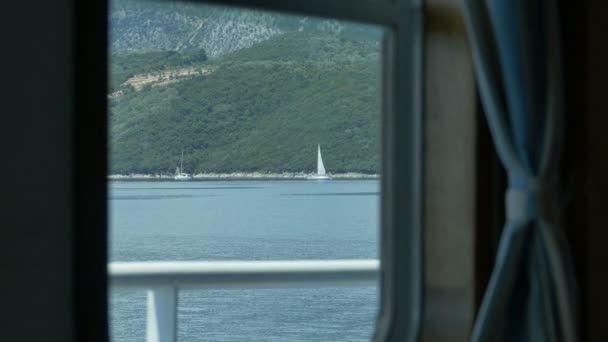 Fensterblick auf Reisen mit dem Schiff — Stockvideo