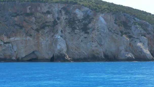 Mar Azul y Montañas — Vídeo de stock