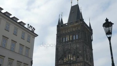 Çek Cumhuriyeti'nin başkenti Prag şehirde Ortaçağ toz Kulesi.