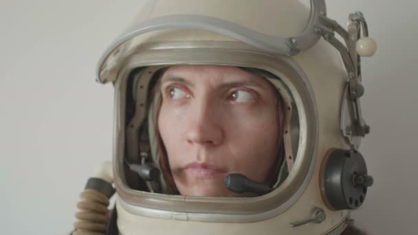 Retrô Retrato Astronauta Feminino — Vídeo de Stock