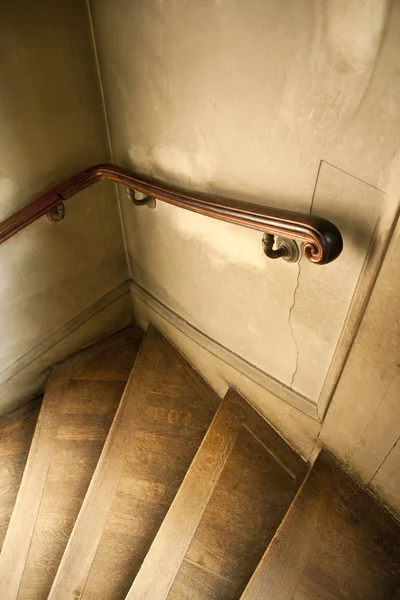 Старая Деревянная Лестница Лестничные Перила Внутри Дома — стоковое фото