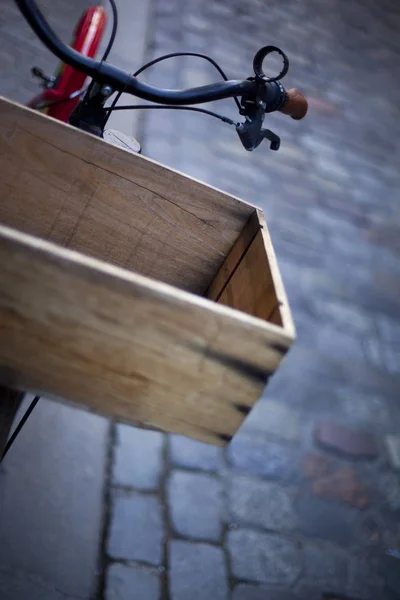 Kerékpár- és doboz — Stock Fotó