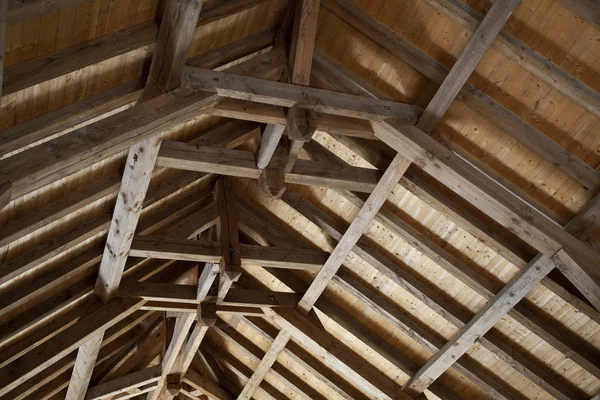 Timber frame in a courtyard — Stock Photo, Image