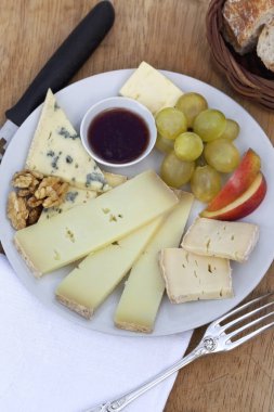 peynir ve meyve