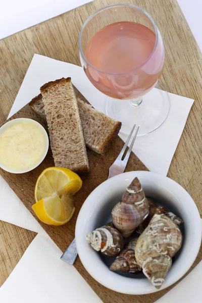 Shells and wine — Stock Photo, Image