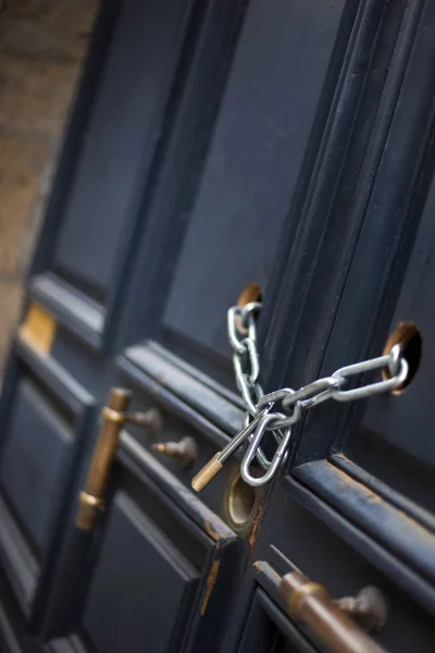 Chains and padlock — Stock Photo, Image