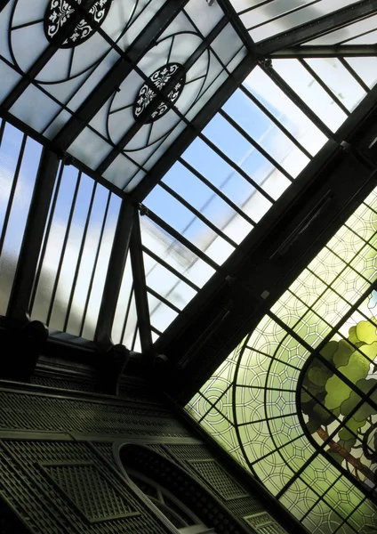 Stilvolles Glasdach Eines Alten Gewächshauses — Stockfoto