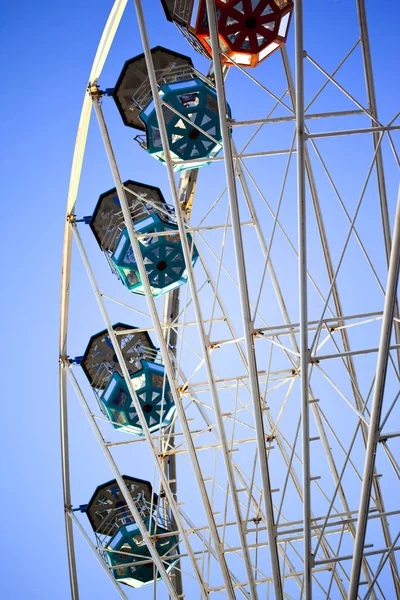 Большое колесо на ярмарке — стоковое фото