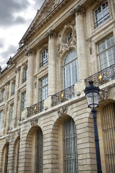 Bordeaux şehrinde bir anıt cephe