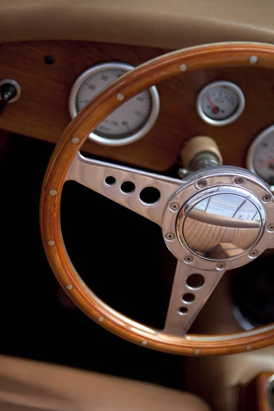Stary Drewniany Samochód Kierownicy — Zdjęcie stockowe
