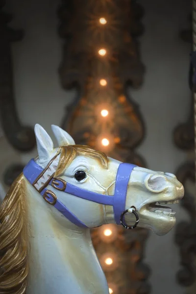 Винтажный деревянный конь — стоковое фото