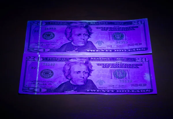 Money ultraviolet light.