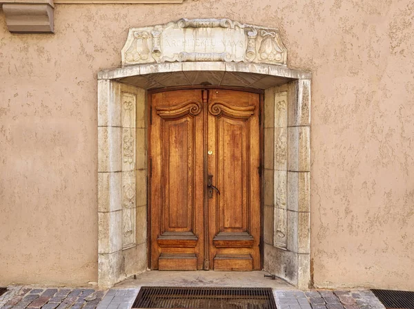 Puerta de madera vieja —  Fotos de Stock