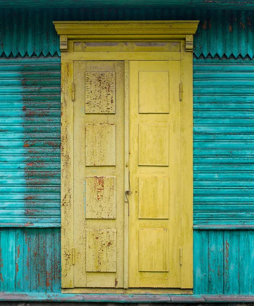 Puerta de entrada amarilla —  Fotos de Stock