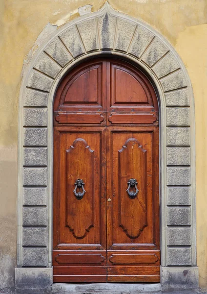 Puerta de madera vieja —  Fotos de Stock