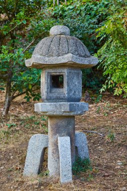 Japon bahçe feneri