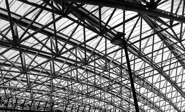 Abstraktní architektura součástí ocelová konstrukce střechy. — Stock fotografie