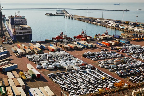 Terminal portuaria pequeña en Italia — Foto de Stock