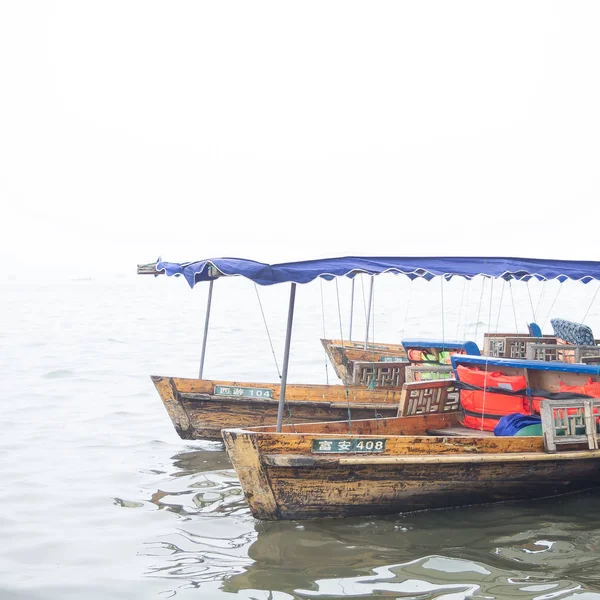 Traditional boat at the Xihu — Stock Photo, Image
