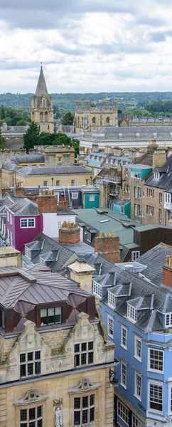 Vertikální pohled z Oxfordu v Anglii. Oxford je znám jako domov — Stock fotografie