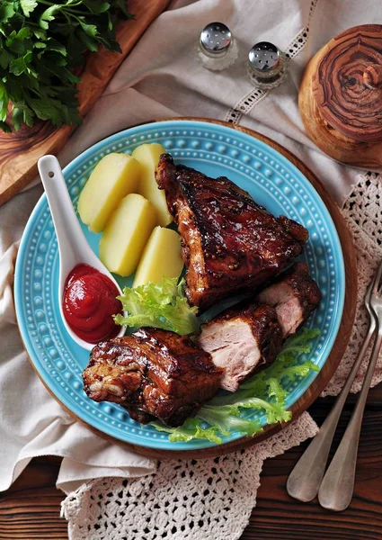 Delicious roasted pork ribs marinated in honey, mustard and soy sauce. — Stock Photo, Image
