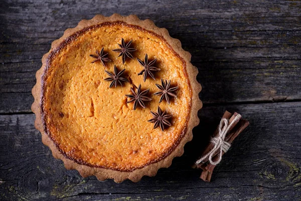 Torta Zucca Americana Tradizionale Con Spezie Vecchio Sfondo Legno — Foto Stock