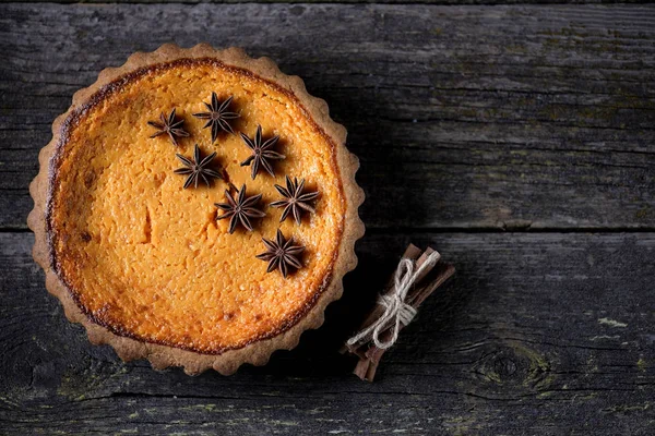 Torta Zucca Americana Tradizionale Con Spezie Vecchio Sfondo Legno — Foto Stock
