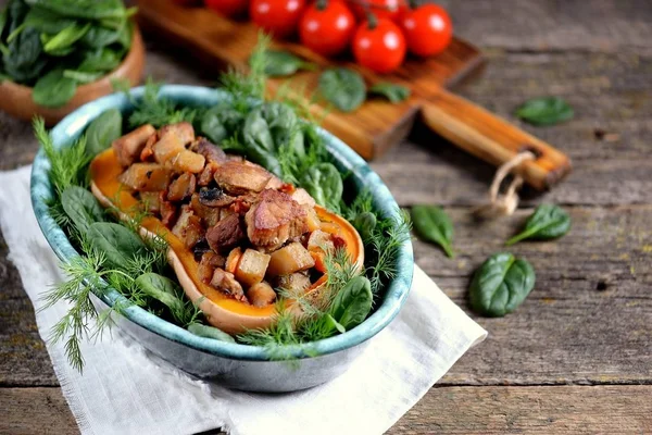 Calabaza Rellena Patatas Cerdo Champiñones Zanahorias Horno — Foto de Stock